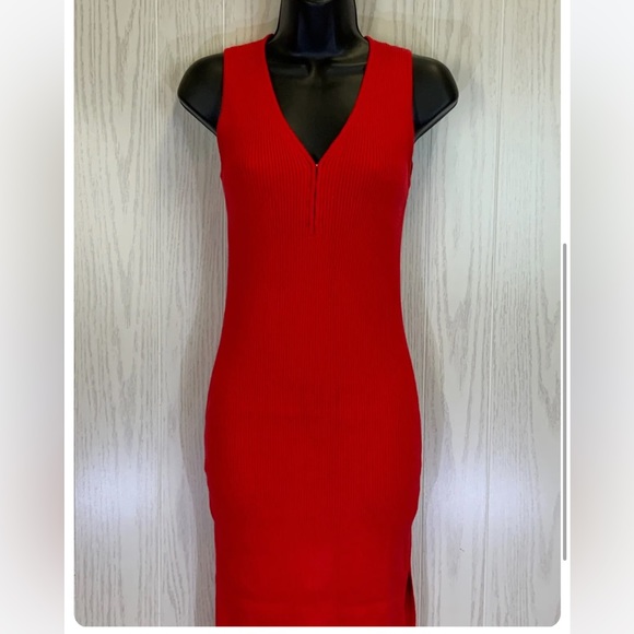 New Willow and wind red vneck bodycon dress. - Picture 6 of 12